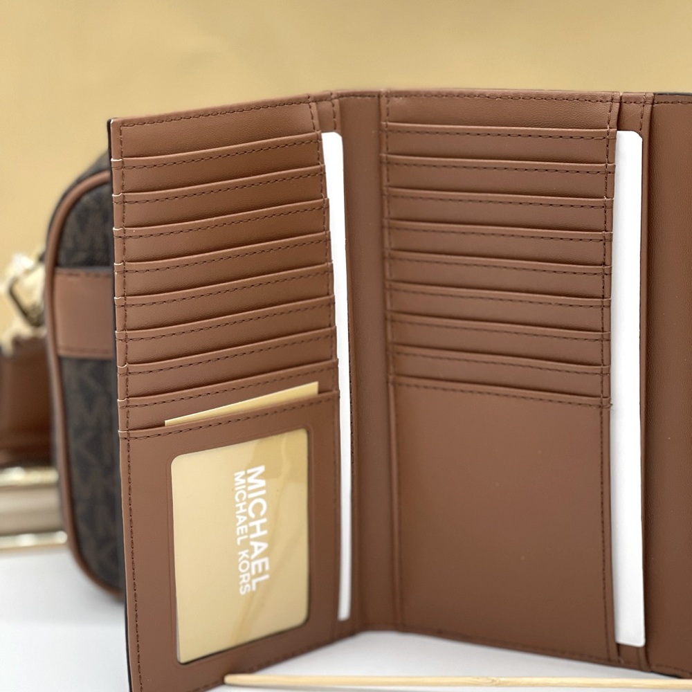 Michael Kors Kenly LG Pocket Xbody &Trifold Wallet - Picture 10 of 11